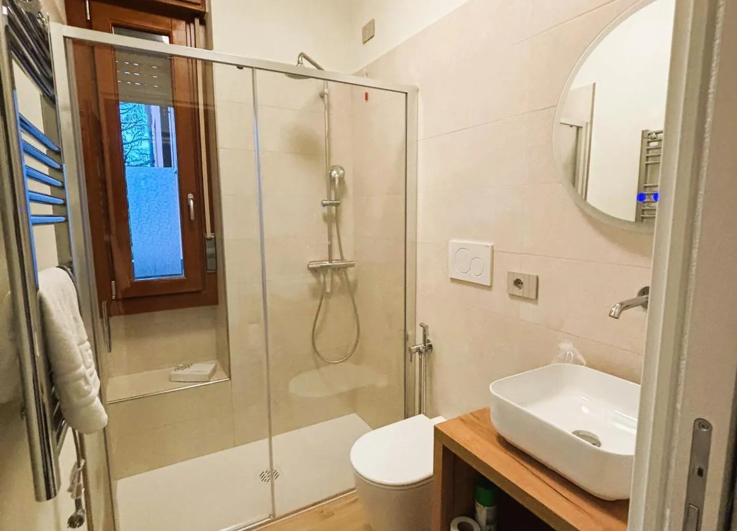 Seride Holiday Home デセンツァーノ・デル・ガルダ イタリア
